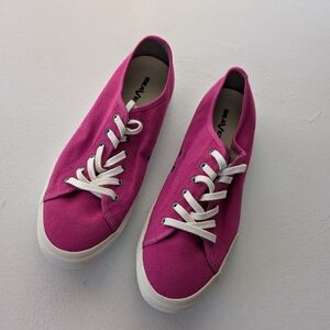 Women's SeaVees Monterey Sneaker 10 Pink Fuschia